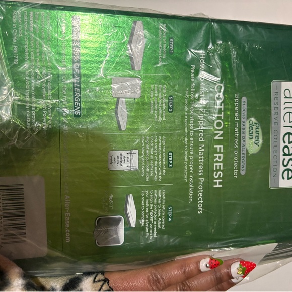 Crease Collection Green Mattress Cover - Picture 5 of 14